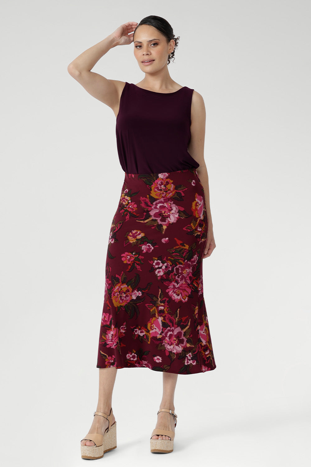 Crafted from our signature dry-touch stretch jersey, the Asher Skirt offers a comfortable, streamlined fit with an easy pull-on, elasticated waist, and a refined A-line shape.
