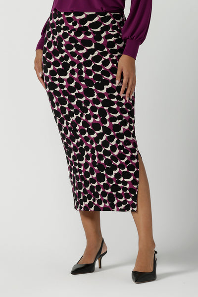 Close up of the Alula Midi skirt in Alula. Styled back with a black heel size 8 - 24. 