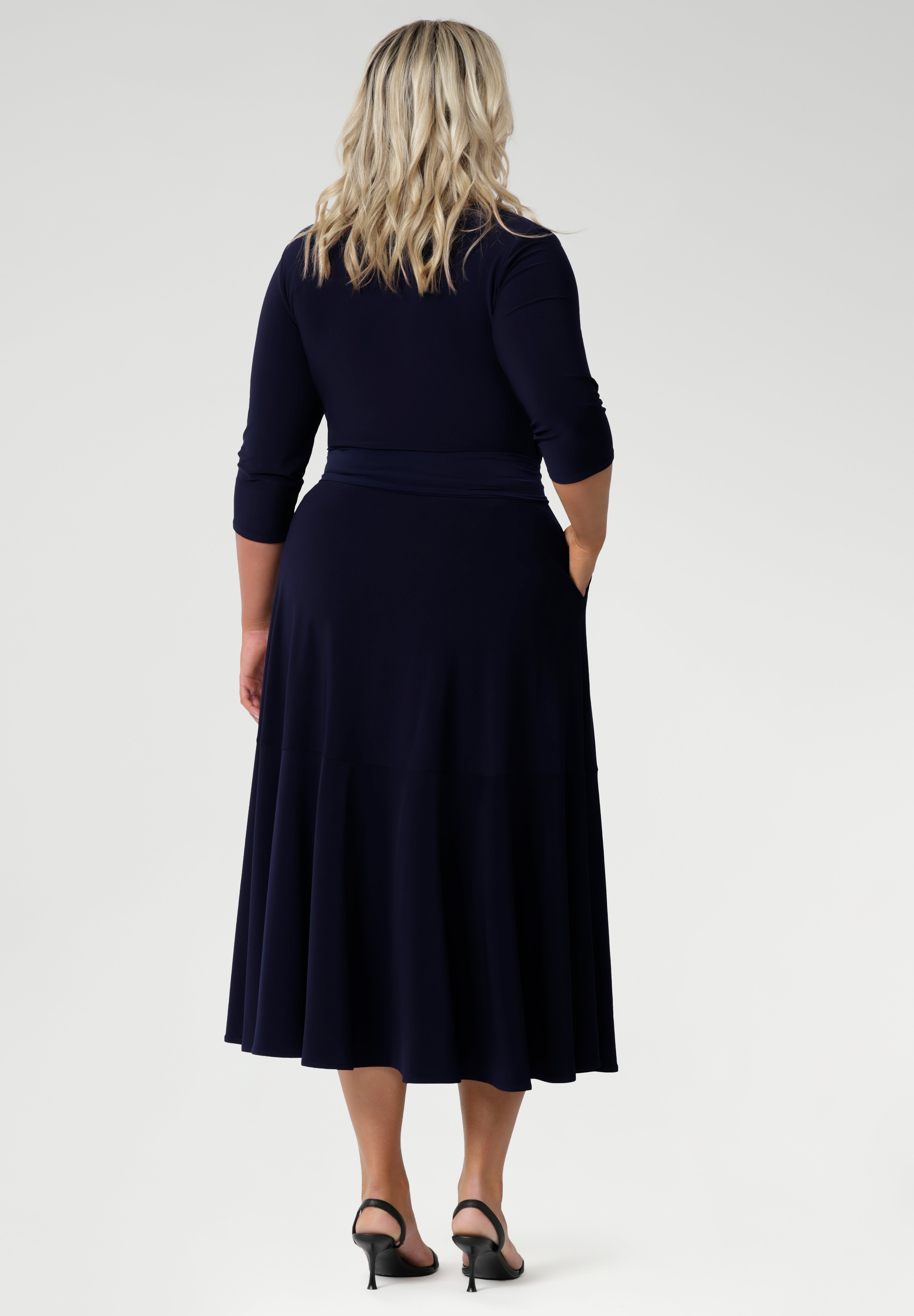 Whether you're transforming a dress into a tailored faux two-piece or adding shape to a relaxed-fit shirt, the D-ring belt helps you achieve a refined, put-together look in seconds. Ideal for both office wear and weekend styling, this fabric belt offers effortless versatility, taking you seamlessly from desk to dinner and everything in between.