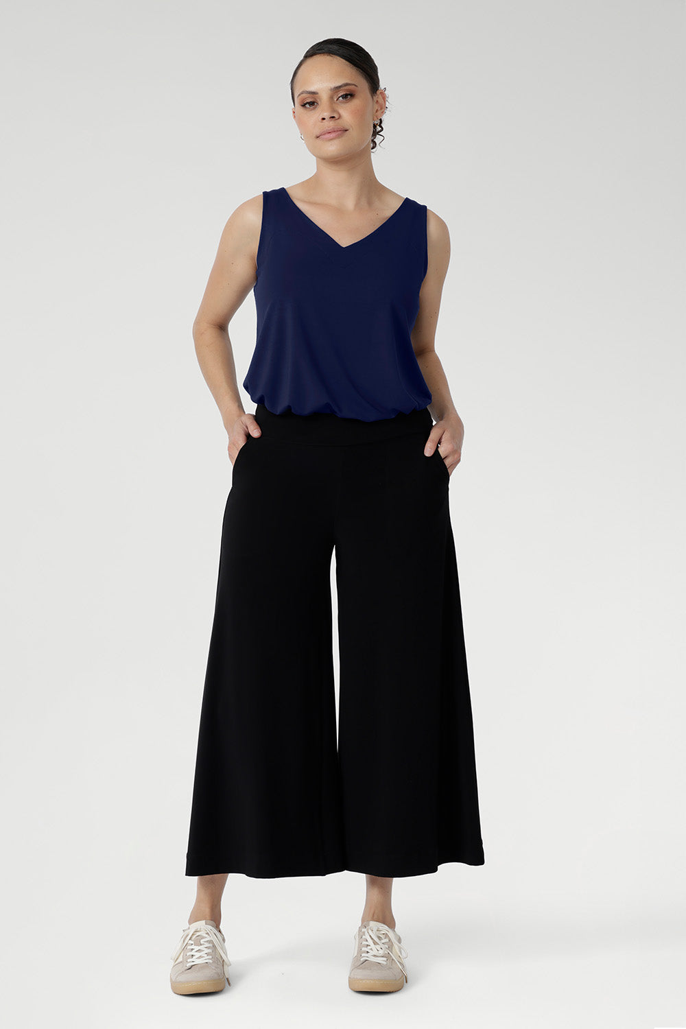 Crafted from our premium heavy-weight dry-touch stretch jersey fabric, the Bradley Culotte fuses comfort and style. Featuring a double-layer waistband, side-pockets, and cropped length, they pair perfectly with a shirt for an elevated outfit or with plain top for a more relaxed look.