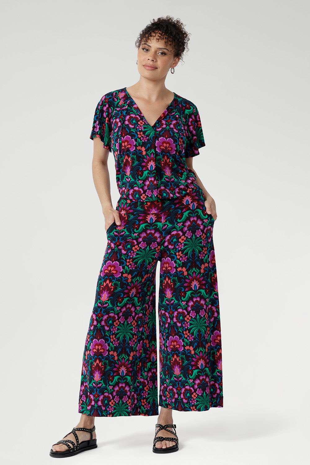 Finished with deep hemlines and a cropped length, the Dany Culotte moves easily from day to night and suits a range of occasions. Crease-resistant and low-maintenance, it’s proudly designed and made in Australia, and available in inclusive sizes 8 to 24.