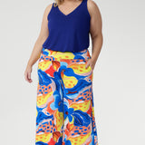Lightweight, comfortable, and endlessly versatile — the Dany Culotte in Summer Bliss is made from our cool-touch slinky jersey and finished in a bold abstract print on crisp white. The wide-leg cut offers an elegant drape and easy movement, while the soft pull-on waistband and handy side pockets make everyday wear a breeze. Ideal for workdays, getaways, or weekends on the go.
