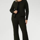 Full-length sleeves balance the cropped cut, enhancing its polished, minimalist aesthetic. Proudly designed and made in Australia, the Drake Jacket is the perfect combination of modern tailoring and easy wearability—ideal for creating streamlined, professional looks with ease.