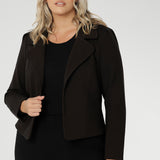 Designed for effortless layering, the Garcia Jacket transitions seamlessly from office to weekend, and is a perfect companion for travel thanks to its easy-care, wrinkle-resistant fabric. Pair it with the matching Paxton Pant for a coordinated and sophisticated ensemble. Proudly designed and made in Australia, the Garcia Jacket delivers timeless style with modern versatility.