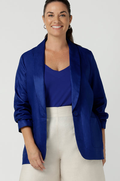 Houston Blazer in Cobalt Linen. Softly tailored in Linen with front pockets and a functioning button front. Made in Australia for women size 8 - 24. Styled back with Nik Pants in Parchment Linen and a Cobalt Eddy cami top. 
