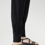 Your go-anywhere pant, the Indi is crafted from lightweight dry-touch jersey that’s soft, stretchy, and comfortable. Designed with a double-layer waistband, relaxed crotch, single inside seam, and cuffed tapered legs, these pants move effortlessly from travel to work to weekend. Available in two heights for your ideal fit.