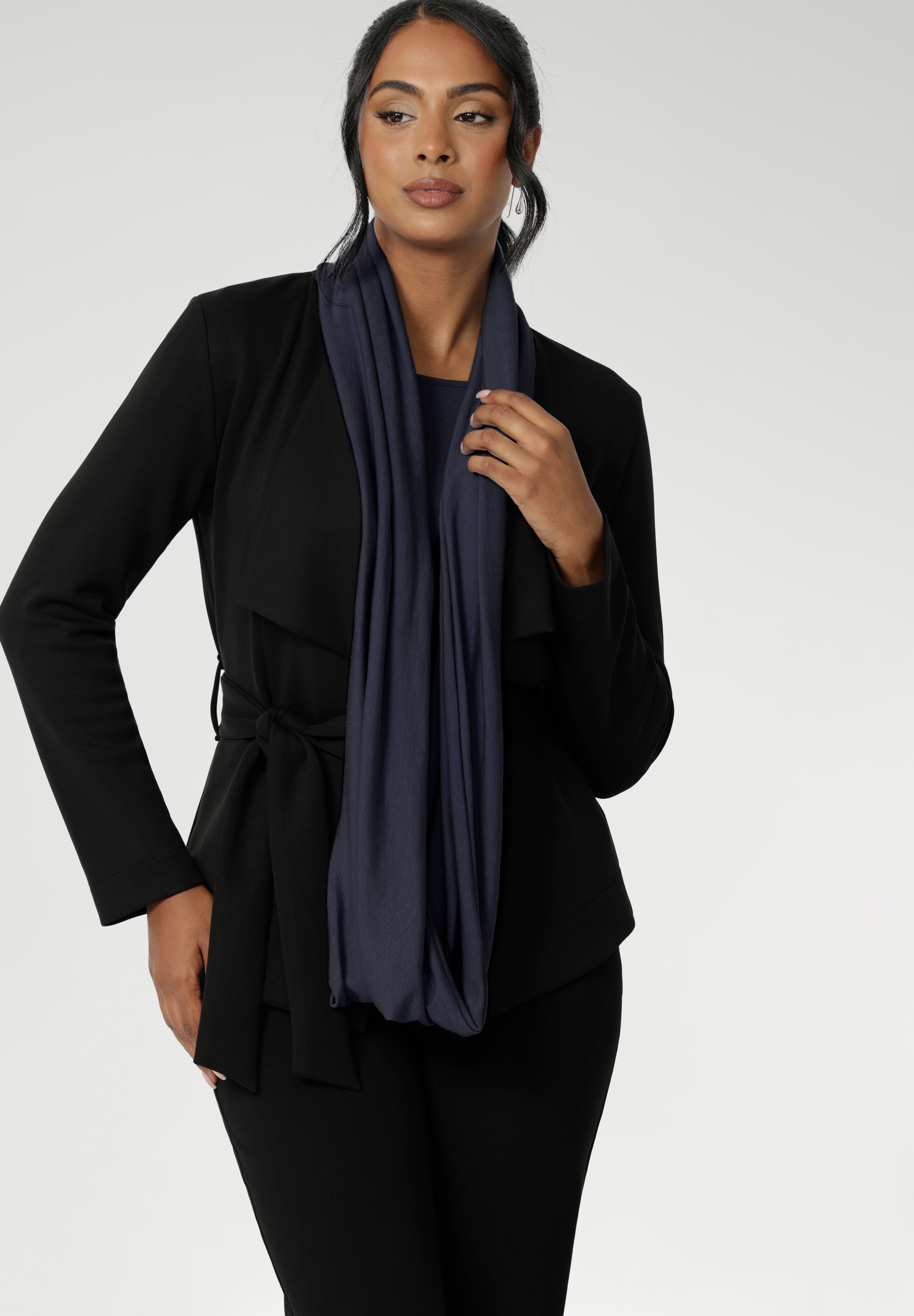 The Desiree scarf collection is designed for women who love warmth, elegance, and versatility through the colder months. Crafted from a soft Tencel wool blend, each scarf features a luxe double-layer construction in a closed-loop design that drapes beautifully, whether worn long and relaxed or styled with a cozy double wrap around the neck.