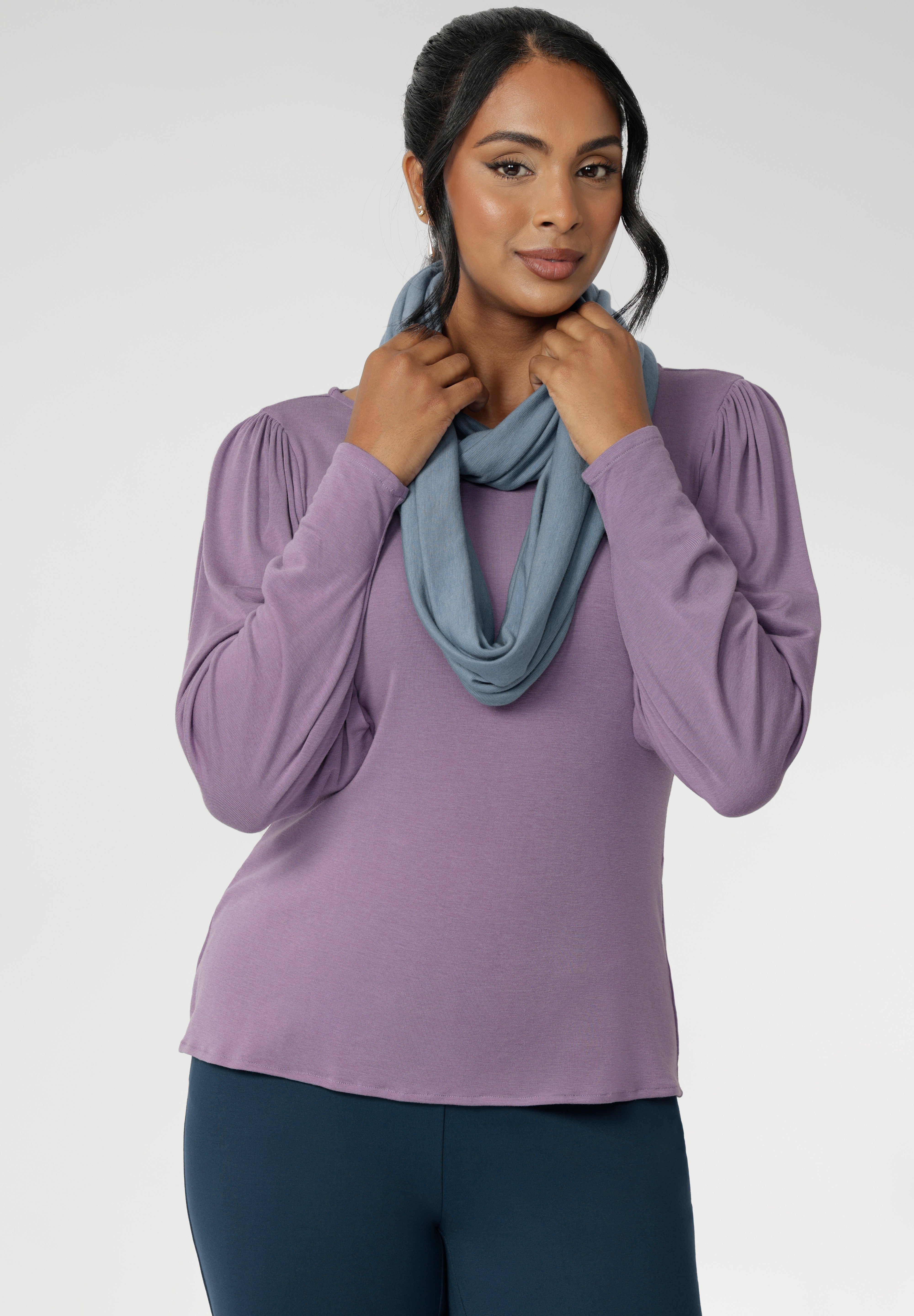 Light yet warm, Infinity Knit Scarf is the ultimate layering companion for winter days, and its effortless wearability makes it an ideal travel piece—easy to throw on, instantly elevating any outfit. Made in Australia for women across Australia and New Zealand, Desiree brings a refined, easy feel to daily dressing.