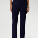 The Joel Pant is designed for lightweight comfort, enhancing your workwear wardrobe throughout the season. Crafted from a navy dry-touch jersey base, this fabric offers a soft stretch for a relaxed fit.