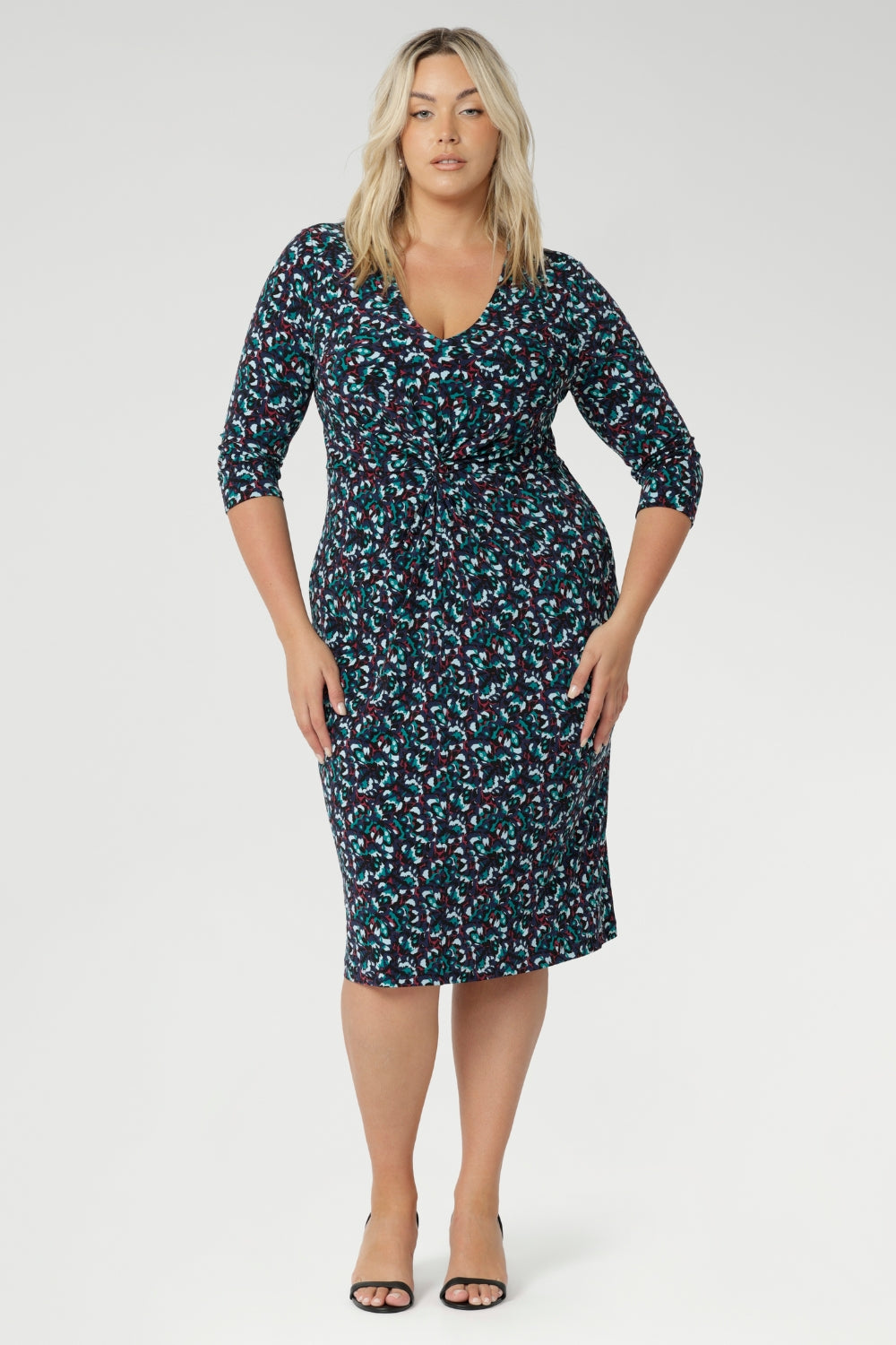 Made from an easy-care, wrinkle-resistant jersey, Kadence is designed to move with you, whether you’re heading into the workday, stepping out for dinner, or packing light for a weekend away. It's the kind of piece you can simply pull on and feel instantly put together.
