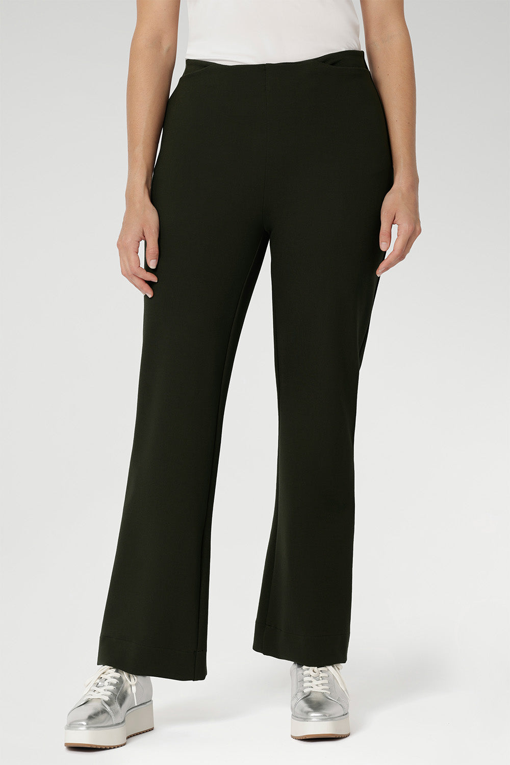 Whether you're dressing for the office or creating effortless off-duty looks, this versatile pant combines structure, style, and comfort in one easy-to-wear piece.