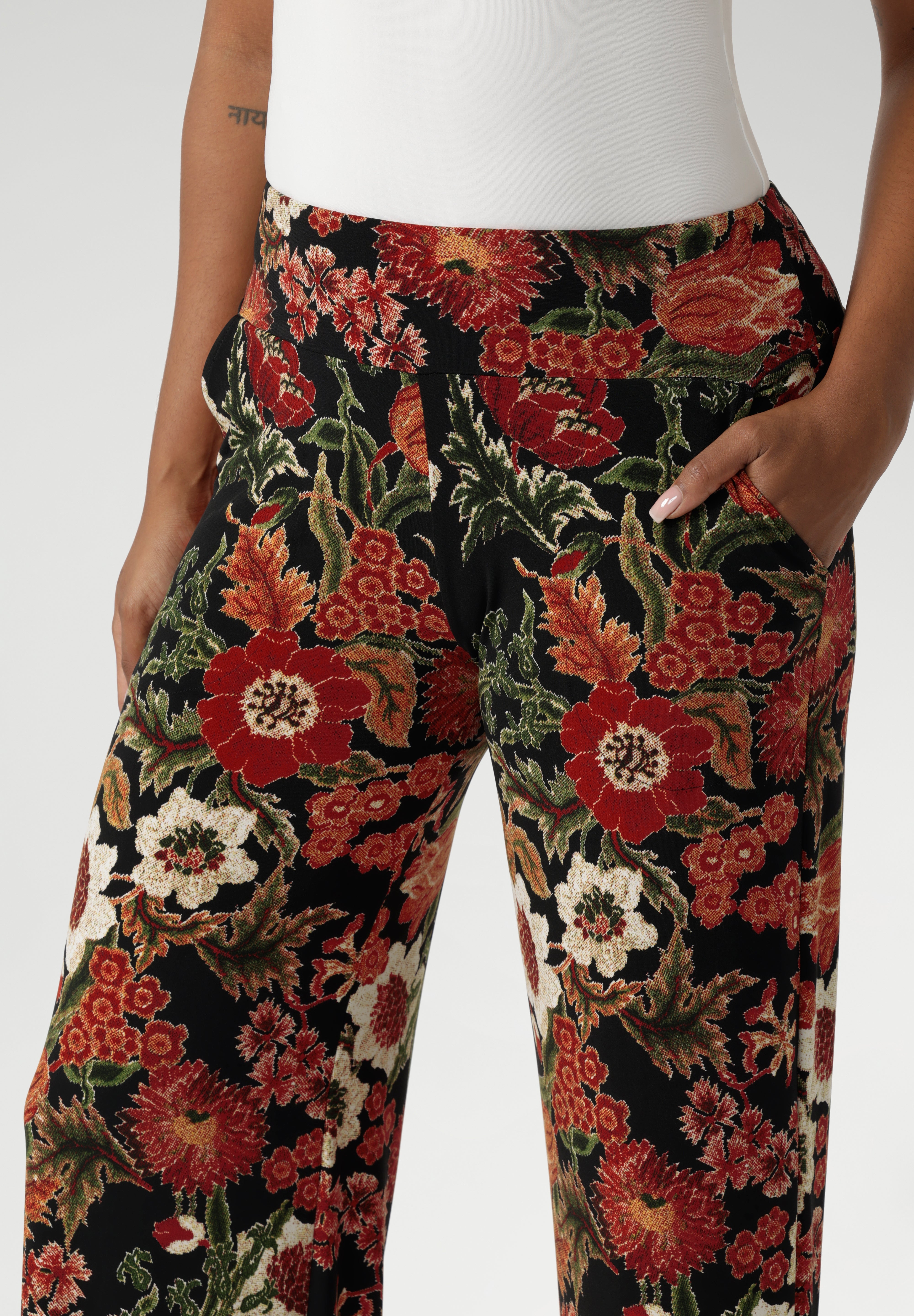 Made in Australia, these pants combine sophistication and practicality, ensuring you look chic and feel comfortable all day long. Find your ideal fit with the Monroe Pant and elevate your wardrobe with this timeless piece.