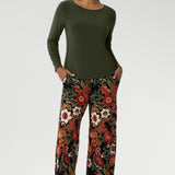 Whether you're dressing for the office or creating casual weekend looks, the Monroe Pant effortlessly transitions from work to play with ease. Made in Australia, these pants combine sophistication and practicality, ensuring you look chic and feel comfortable all day long. Find your ideal fit with the Monroe Pant and elevate your wardrobe with this timeless piece.