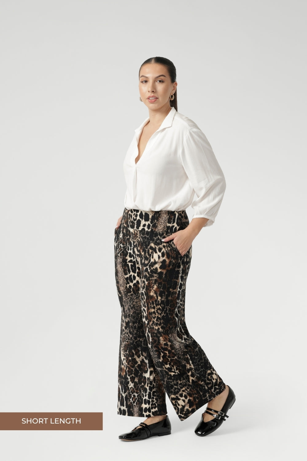 The Monroe Pant, now available in three lengths short, regular, and long—designed to flatter every woman. Crafted from our signature dry-touch jersey in the bold Panthera print.