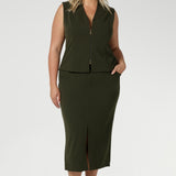 The Pennyworth Vest is crafted to offer endless styling options, thanks to its double-ended zip, allowing for versatile wear. Elevate your style with this chic and functional addition to your closet. Made from a luxurious Scuba Crepe Jersey fabric, it provides a soft, textured feel with comfortable stretch.