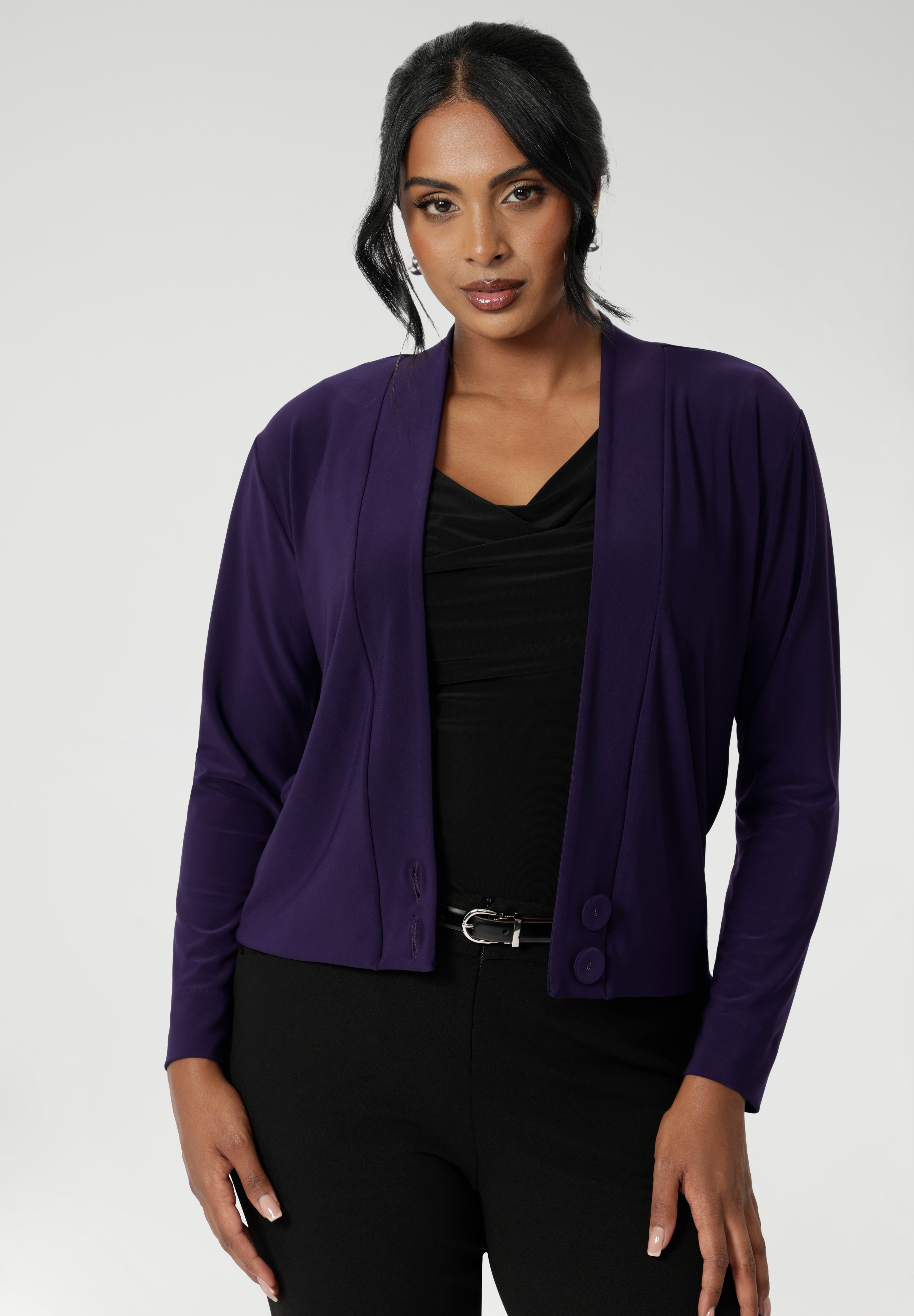 The Sandro Jacardi is a versatile jacket-like cardigan that effortlessly layers over dresses, making it an essential piece for any woman's workwear wardrobe. Part of our exclusive Fluid Suiting collection, this cardigan is designed to combine comfort, style, and sophistication.