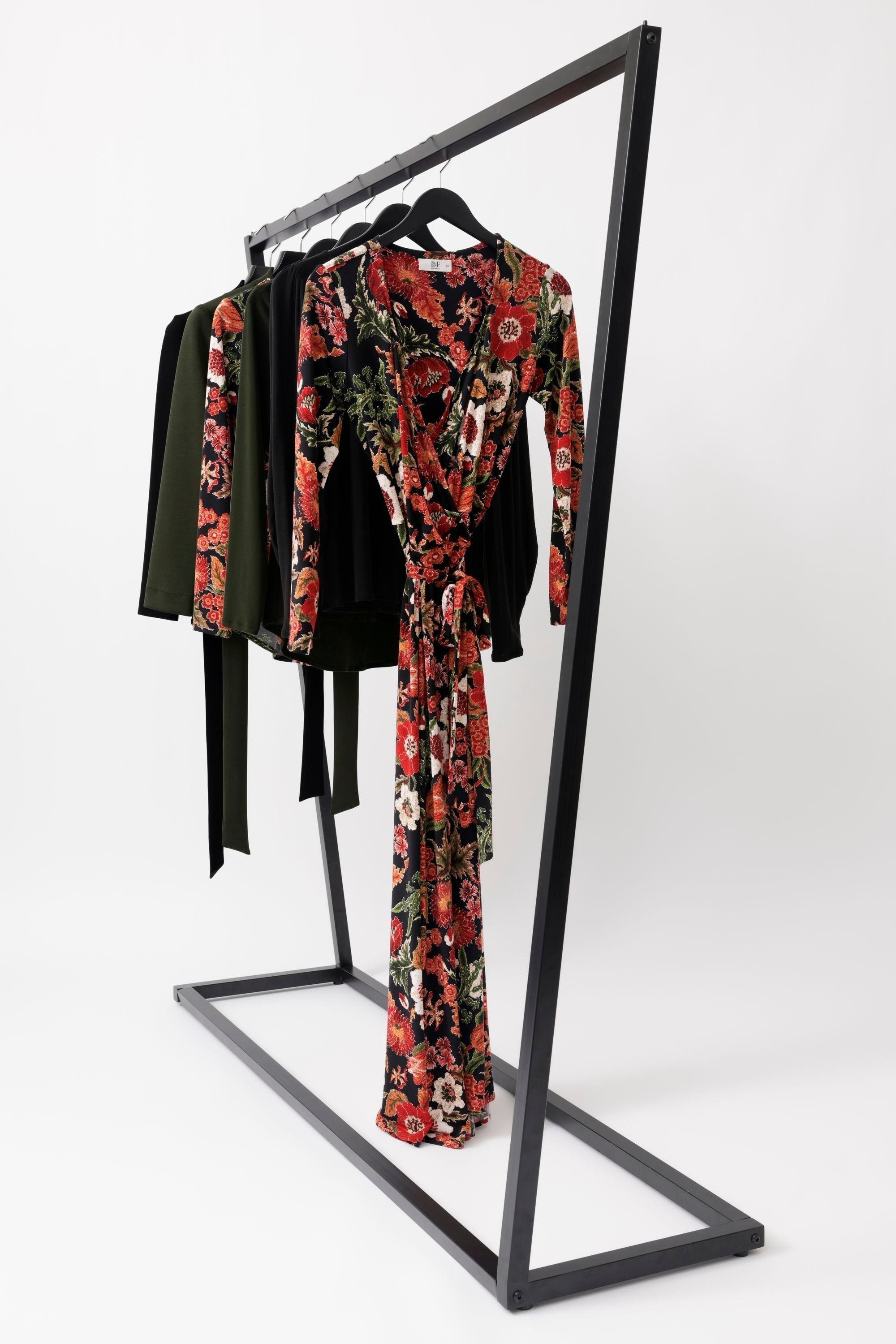 Jet Set, Stress Less: The Art of Effortless Travel Dressing