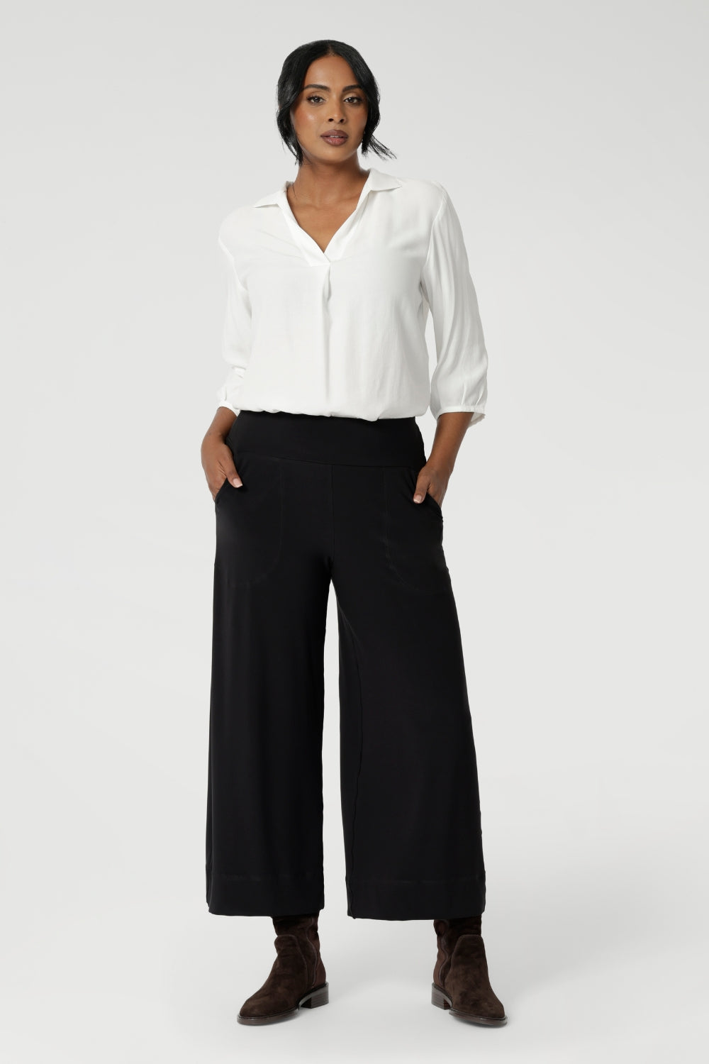 Designed to flatter all body types, the Bradley Culotte is the perfect option for women of all heights, ensuring a stylish and tailored fit. Made in Australia, these pull-on pants feature a double-layer waistband for a sleek, smooth fit that stays comfortable from morning to night.