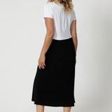 Ideal for travel, this skirt is both lightweight and wrinkle-resistant, making it the perfect holiday companion. Whether you're exploring new destinations or simply heading out for a day of errands, it offers the perfect balance of style and practicality. Easy care skirt is perfect for work, travel or elevated dressing.