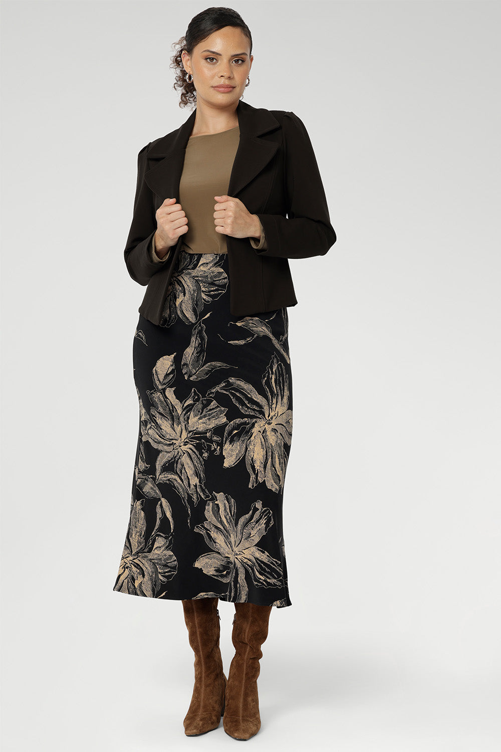 Proudly made in Australia and available in a versatile design that transitions effortlessly from work to weekend, it’s the ideal travel companion for style and comfort on the go. Available in sizes 8-24.