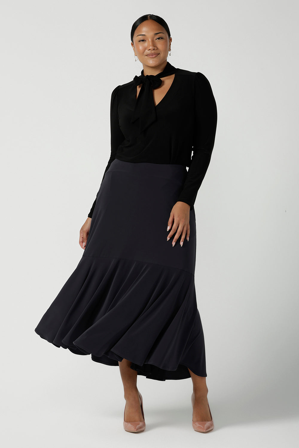 Berit Maxi Skirt in Charcoal