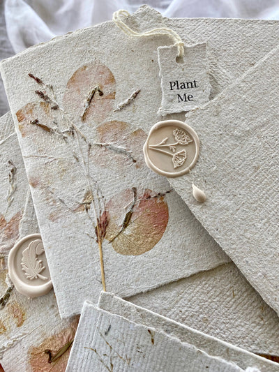 Handmade paper cards that are environmentally friendly. Beautiful and rustic flower design.