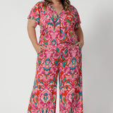 Flattering cropped length, these culottes are available in two lengths to suit different heights, shapes and styles. The easygoing fit is both modern and laid-back, while the abstract print adds a contemporary flair that’s perfect for embracing the carefree spirit of summer. Plus sized model pairs her printed culottes with matching printed top for a faux jumpsuit summer look.