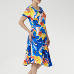 Easy, breezy, and beautifully bold — the Casey Dress in Summer Bliss is crafted from our cool-touch slinky jersey that moves with you.