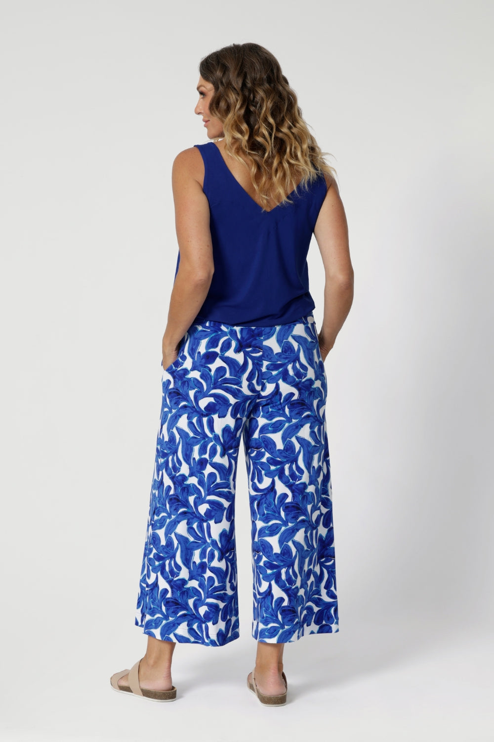 Whether you're lounging or out for a casual day, these culottes are a chic and easy addition to your summer wardrobe. The blue on white contrast of the pants, will give your wardrobe a pop of summer colour to your wardrobe. The easy care Dany Pants is an effortless piece that styles easily with many silhouettes and colours 