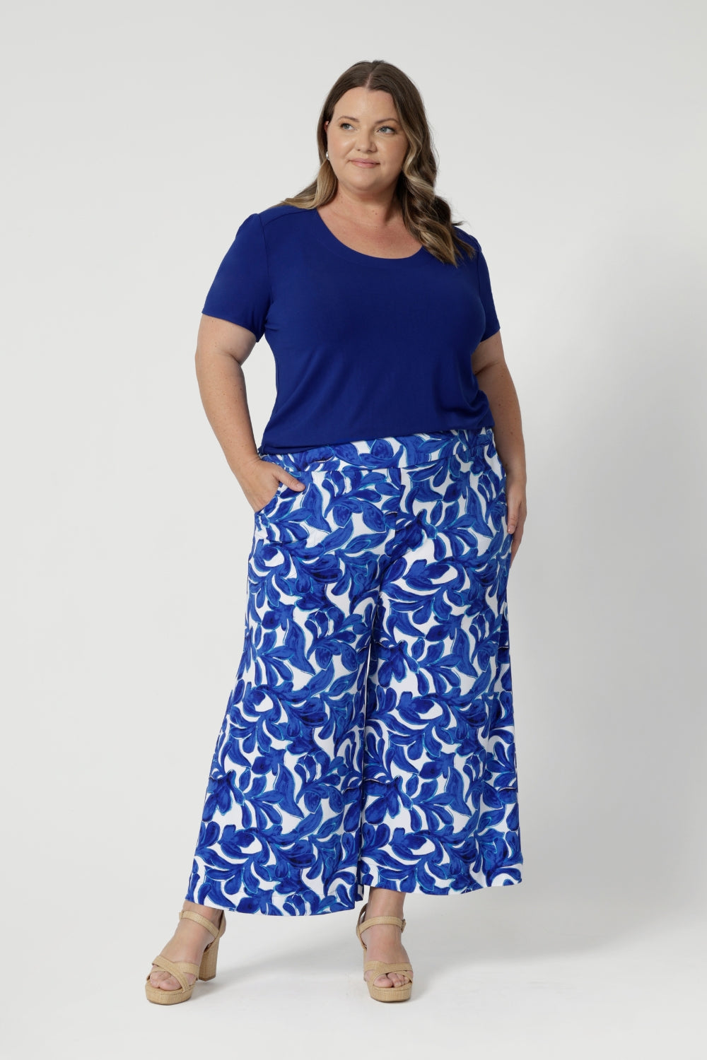 The wide-leg cut ensures a relaxed, flattering fit, while the stretch appeal offers added comfort and flexibility for all-day wear. Available in sizes 8-24, these Australian-made culottes are ideal for warm weather, keeping you cool and dry with their breathable fabric.