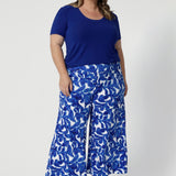 Plus sized model wears wide-leg cut pants for a relaxed, flattering fit.  Easy care pants provide stretch appeal that offers added comfort and flexibility for all-day wear. Leina & Fleur proudly stock sizes 8-24. These Australian made culottes are ideal for warm weather, keeping you cool and dry with their breathable fabric.