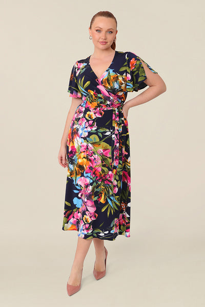 Great workwear dress, this fit and flare style is shown in a size 12 and is styled for easy everyday style. Australian made by Australian and New Zealand women's fit experts,L&F, this easy-care dress is comfortable for work and casual wear.