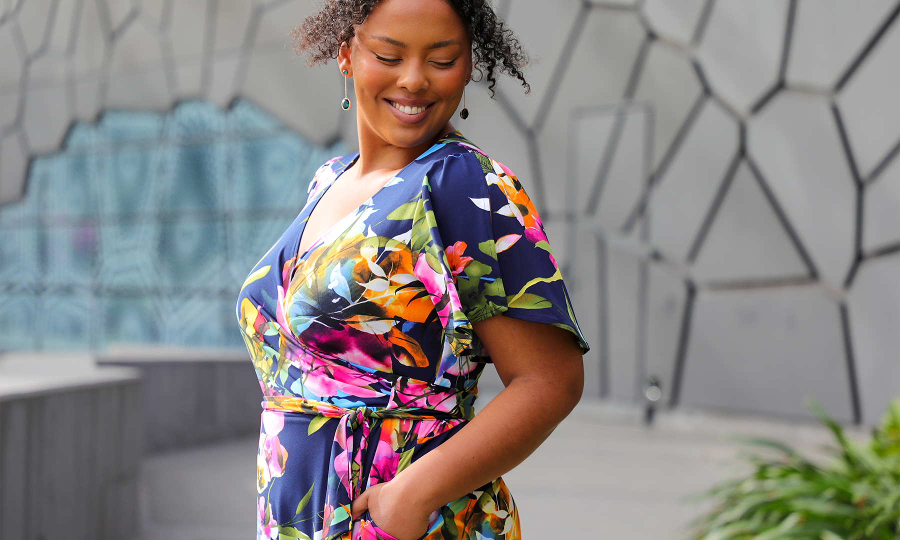 A good wrap dress for plus size and curvy women, this short sleeve floral print wrap dress is by Australian fashion brand Leina & Fleur. Made in Australia, this pretty wrap dress is a great wedding guest outfit snd special event dressing. 