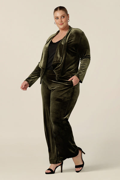 The best cocktail pant suit for plus size women, the Deni Pant and Romy Jacket wear together for a lougewear tuxedo look. Straight, wide leg pants in green velour, these evening trousers are pull on pants and comfortable in stretch fabric. Shop this occasion and cocktail attire online at Australian fashion brand, Leina & Fleur. 