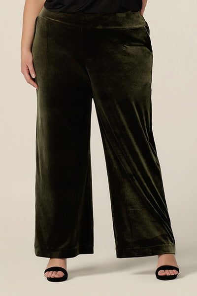 Good cocktail pants for plus size women, the Deni Pants are straight, wide leg pants in green velour. These evening trousers are pull on pants and comfortable in stretch fabric. Shop this occasion and cocktail attire online at Australian fashion brand, Leina & Fleur.