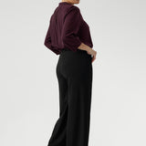 Off duty pants provide breathable stretch and comfort. Australia Made for woman in Australia and New Zealand. Leina & Fleur is a woman’s clothing brand that has sizes ranging from 8 to 24 including plus sizes and petite sizes. 