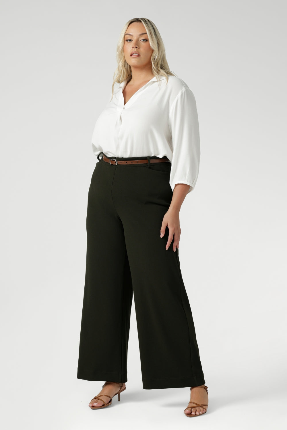 These women’s workwear wide-leg pants in a rich olive colour are made from a luxe, easy-care Scuba Crepe Jersey fabric that features a soft, textured feel and provides full body stretch for maximum comfort and flexibility.