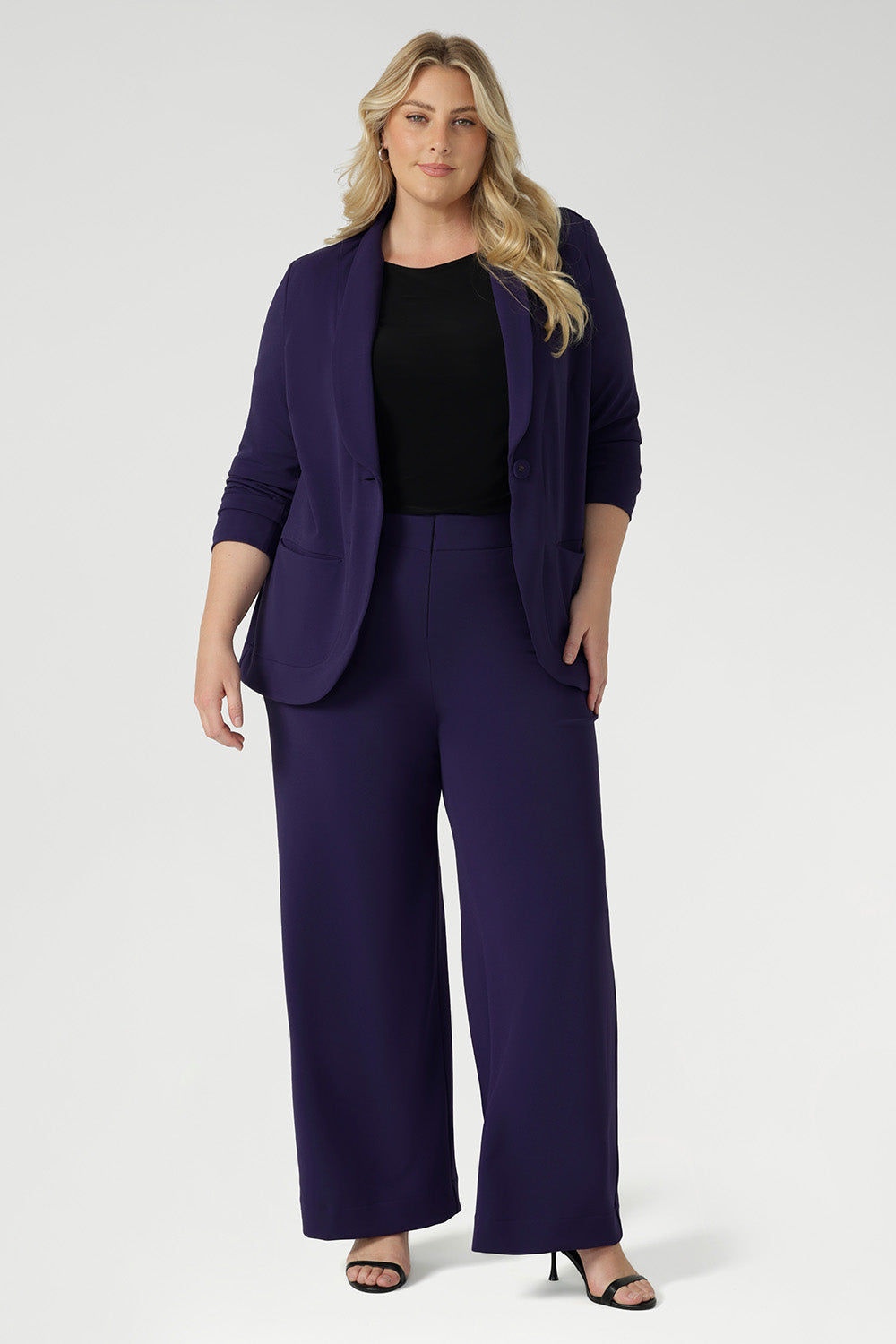 Full length and tailored to perfection, these pants pair flawlessly with our Merit Blazer for modern stretch suiting at its best. Proudly designed and made in Australia, the Drew Pant is your go-to choice for timeless elegance and everyday confidence.