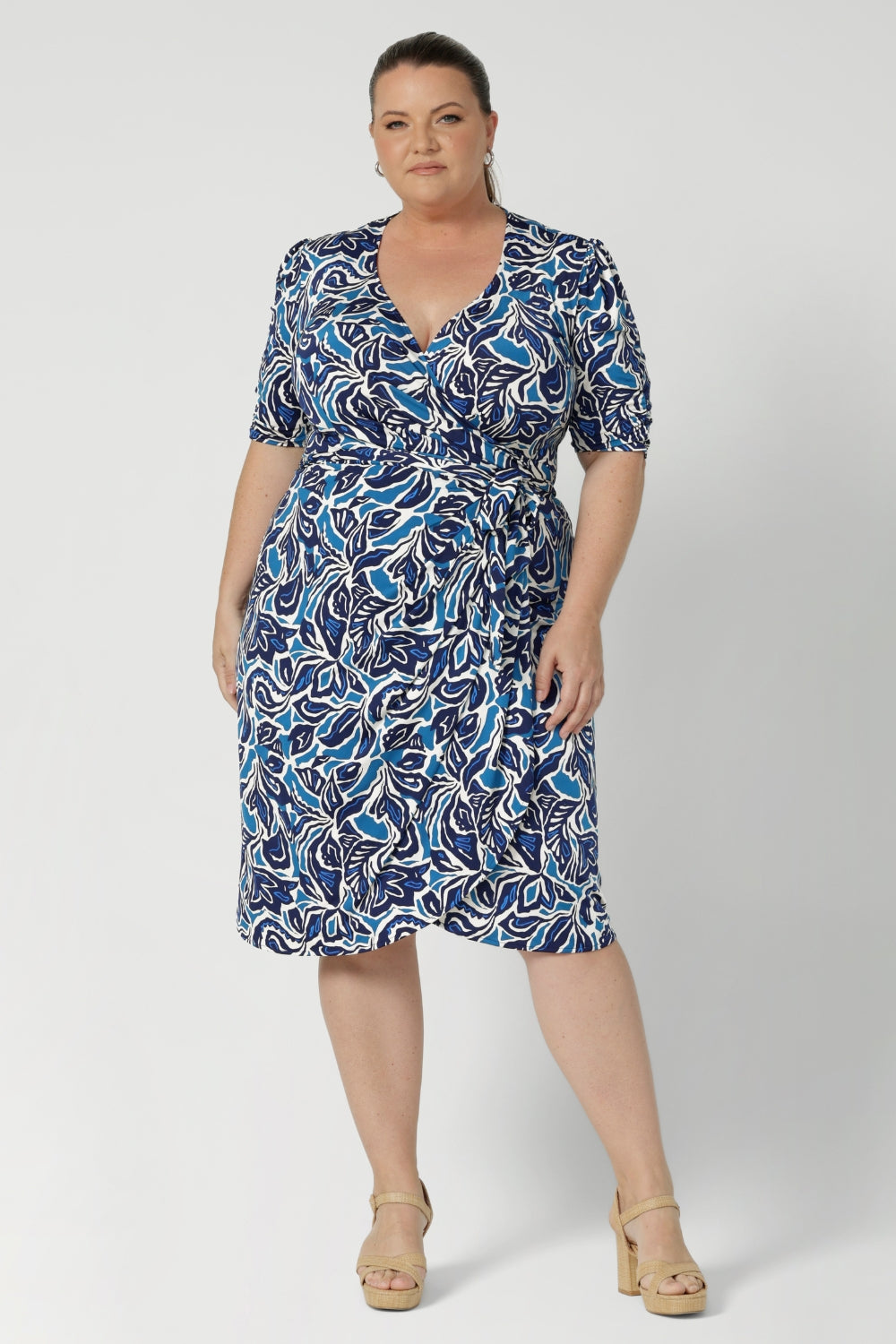 The Emori Wrap Dress is designed to fit and flatter most body types, staying true to Leina & Fleur's commitment to creating garments that feel amazing to wear. Wrap dresses with extended waist ties are an ideal pie for many body types as it provides customisable fit. Available in sizes 8-24.