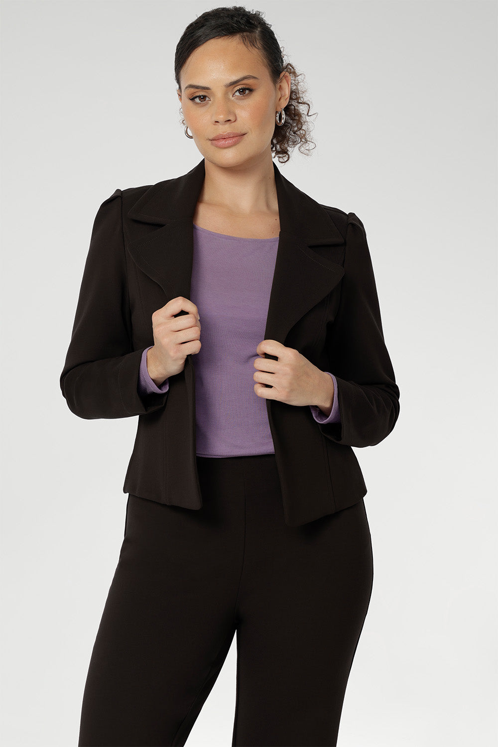 Designed for effortless layering, the Garcia Jacket transitions seamlessly from office to weekend, and is a perfect companion for travel thanks to its easy-care, wrinkle-resistant fabric. Pair it with the matching Paxton Pant for a coordinated and sophisticated ensemble. Proudly designed and made in Australia, the Garcia Jacket delivers timeless style with modern versatility.