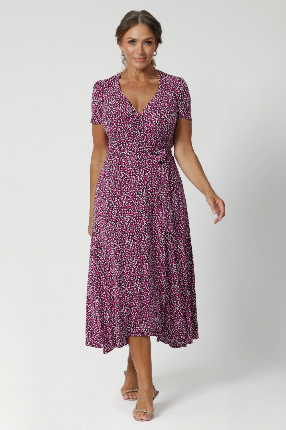 Gina is a beautifully crafted summer wrap dress that blends elegance with effortless comfort. Designed to move gracefully as you walk, featuring a flattering A-line shape with godets at the hem - adding volume and movement to the skirting.