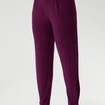 The 7/8 length is perfect for showing off your favourite shoes, and the pants come in two different lengths to accommodate a variety of heights. Indi Pants in Magenta available in size 8-24 in 2 lengths. 