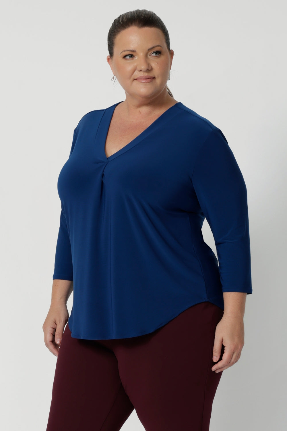 The 3/4 length sleeves offer the perfect balance of coverage and breathability, making it suitable for both cooler and warmer months. A shoulder yoke with a centre-back tailored tuck adds an extra dimension to the top, creating a flattering and sophisticated fit.