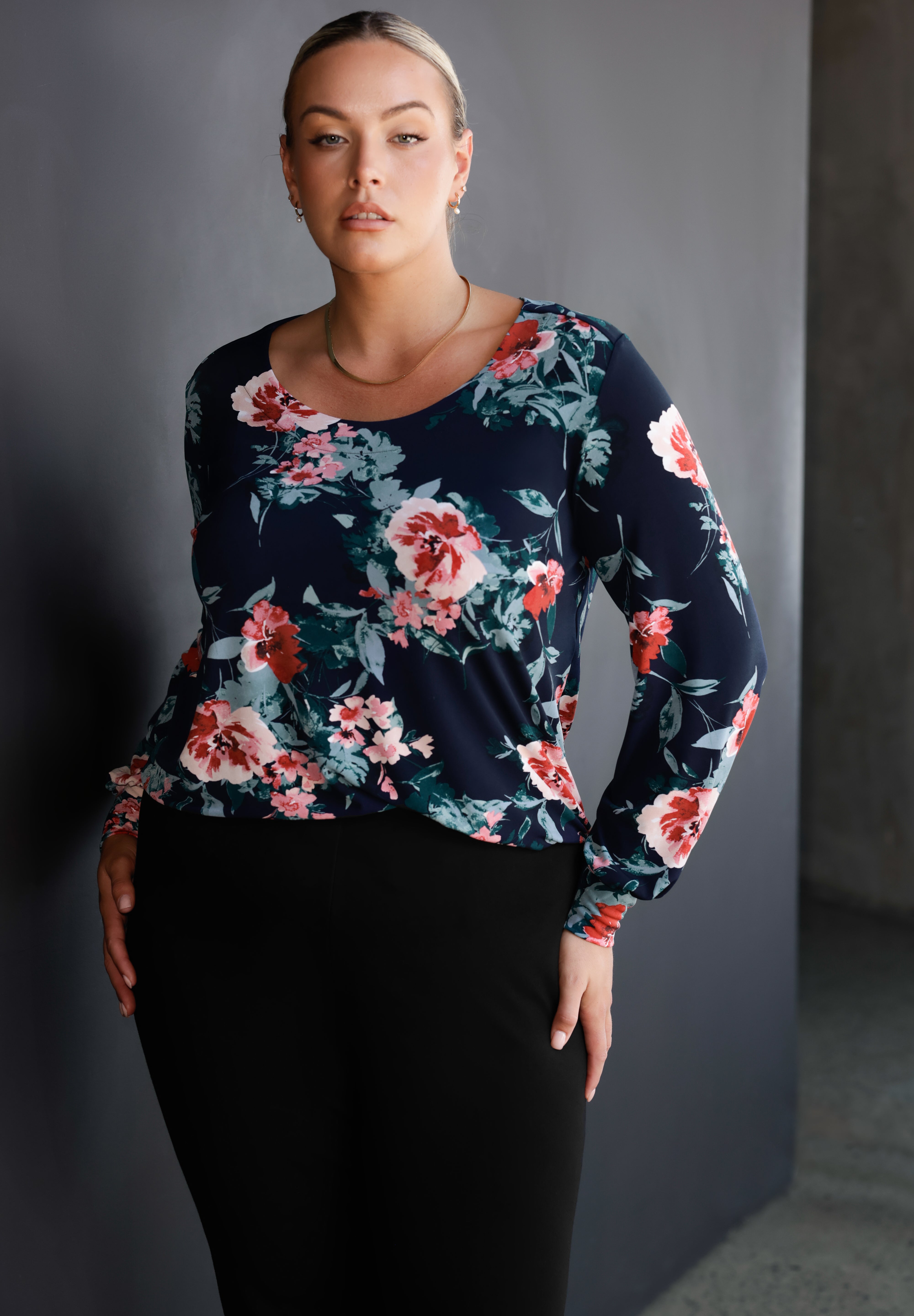 Feminine and flattering, the Jasper Top in Vintage Rose is a versatile wardrobe staple designed to layer effortlessly under your favourite jackets and coats. Showcasing a softly scooped neckline and full-length bishop sleeves that can be styled at the cuff for a relaxed or polished look, this top brings elegance to everyday wear.