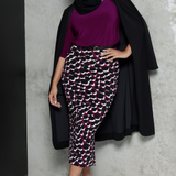 Andi Midi Skirt in Alula is a midi length skirt with the Alula print. Made in Australia style. Styled bak with Sorel in black with heels. Made in Australia for women size 8 - 24. 