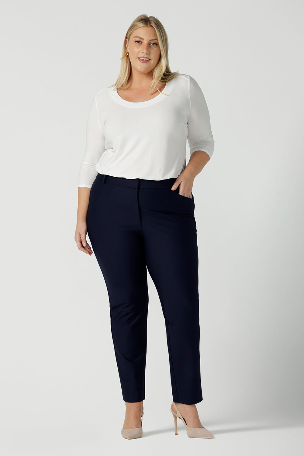 Lulu Tailored Pant in Navy