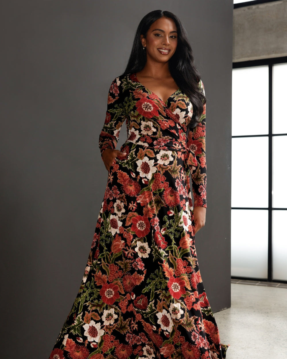 Available in sizes 8 to 24, the Kimberley Maxi Dress is a versatile, inclusive piece that offers timeless style. Whether you're dressing up for a special occasion or adding sophistication to your everyday look, the Kimberley Maxi Dress in Tapestry is the ultimate wardrobe update to elevate your style.