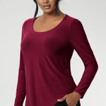 The Leith Top in Ruby is the long-sleeve evolution of our beloved Jules Top, designed for ultimate comfort and layering ease. Perfect as a standalone piece or worn under jackets and knitwear, this fitted women’s top is a must-have staple for cooler days and transitional weather. 