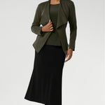 The Mason Top is the perfect everyday essential, ideal for layering as the weather cools. With its sleek boat neckline and clean, sophisticated lines, the Mason Top in Tapestry will quickly become your go-to piece for effortless style. Made from soft, stretchy dry-touch jersey fabric, that is easy care and crease resistant. 