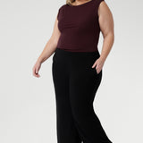 The Monroe Pant is a wardrobe essential for women who value style and comfort. Made from our soft, draping luxe jersey, it features a pull-on design, double-layer waistband, side pockets, and straight-leg silhouette. 